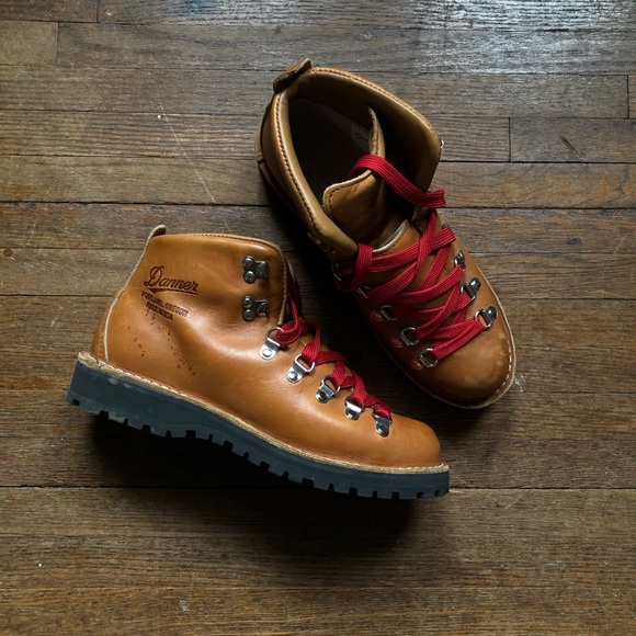 Danner Shoes Danner Mountain Light Cascade Womens Boots Poshmark